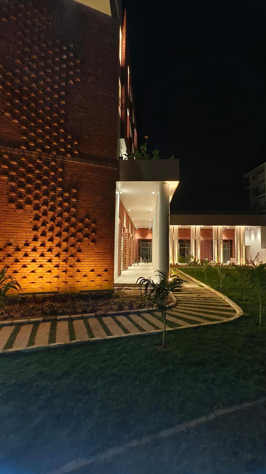 The Pearl Club Resort Shānti Niketan Extérieur photo